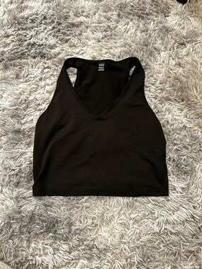 SHEIN Black V-Neck Racerback Crop Tank